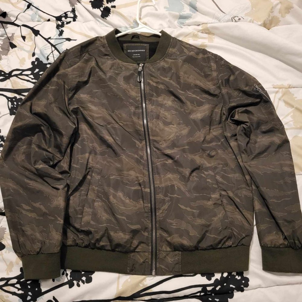No Boundaries Men's and Big Men's Camo Bomber Jacket